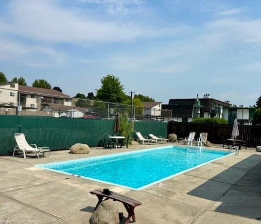 Edgewater Village swimming pool
